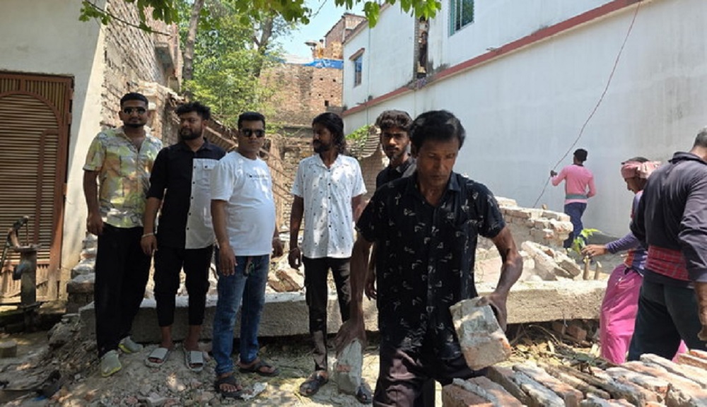 রাজশাহীতে যুবদল নেতার উদ্যোগে এতিম পরিবারের দখলকৃত জমি উদ্ধার
