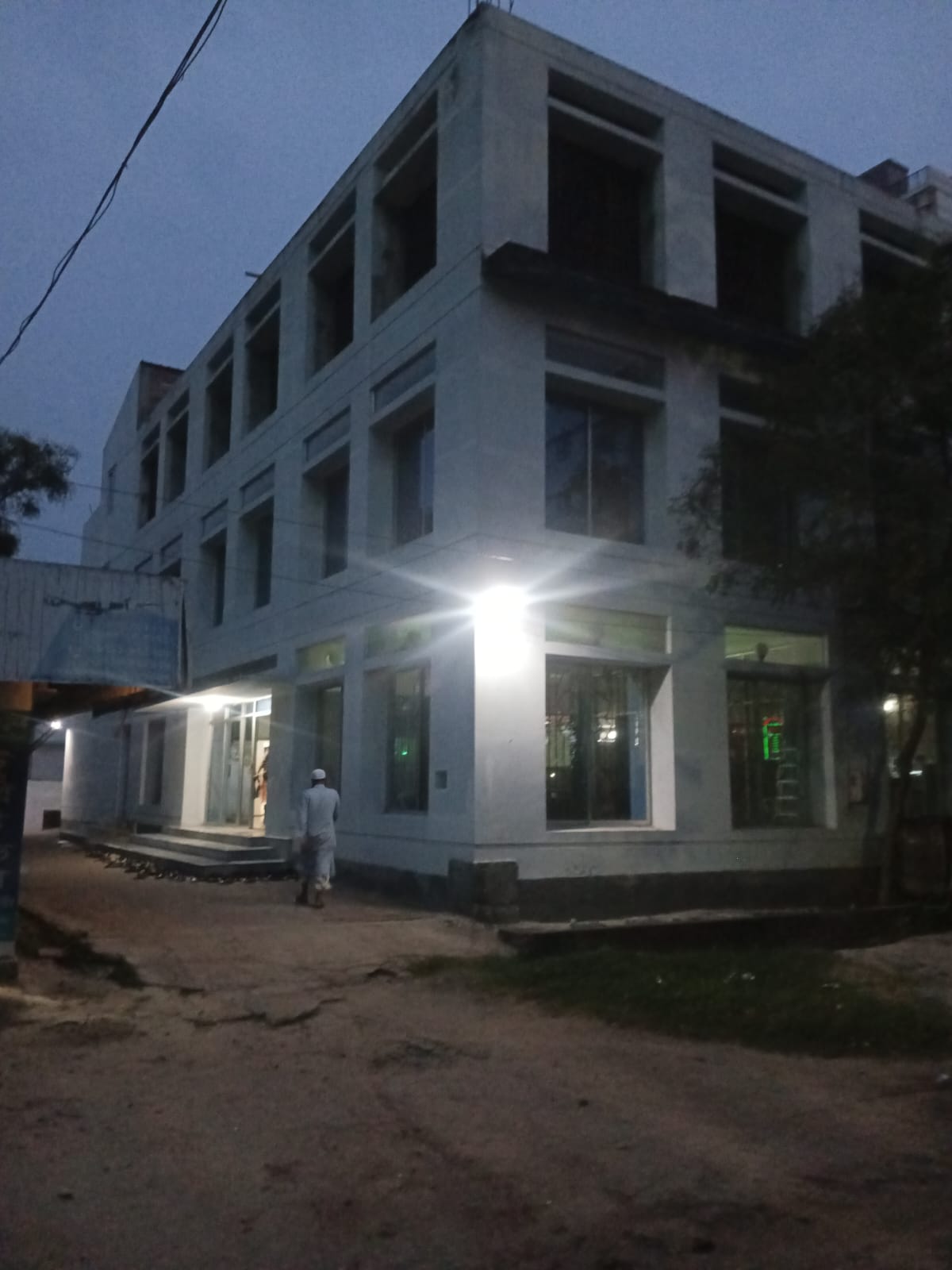মসজিদে নামাজ পড়ানোর সময় ইমামের মোটরসাইকেল চুরি