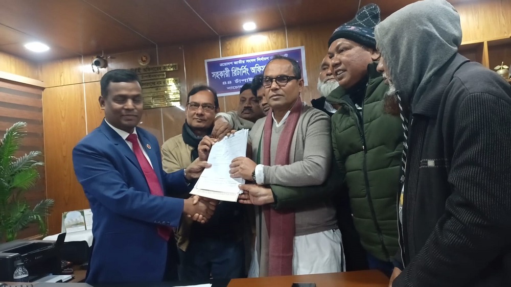 চাঁপাইনবাবগঞ্জ-২ আসনে বিএনপি প্রার্থী আমিনুল ইসলামের মনোনয়নপত্র দাখিল