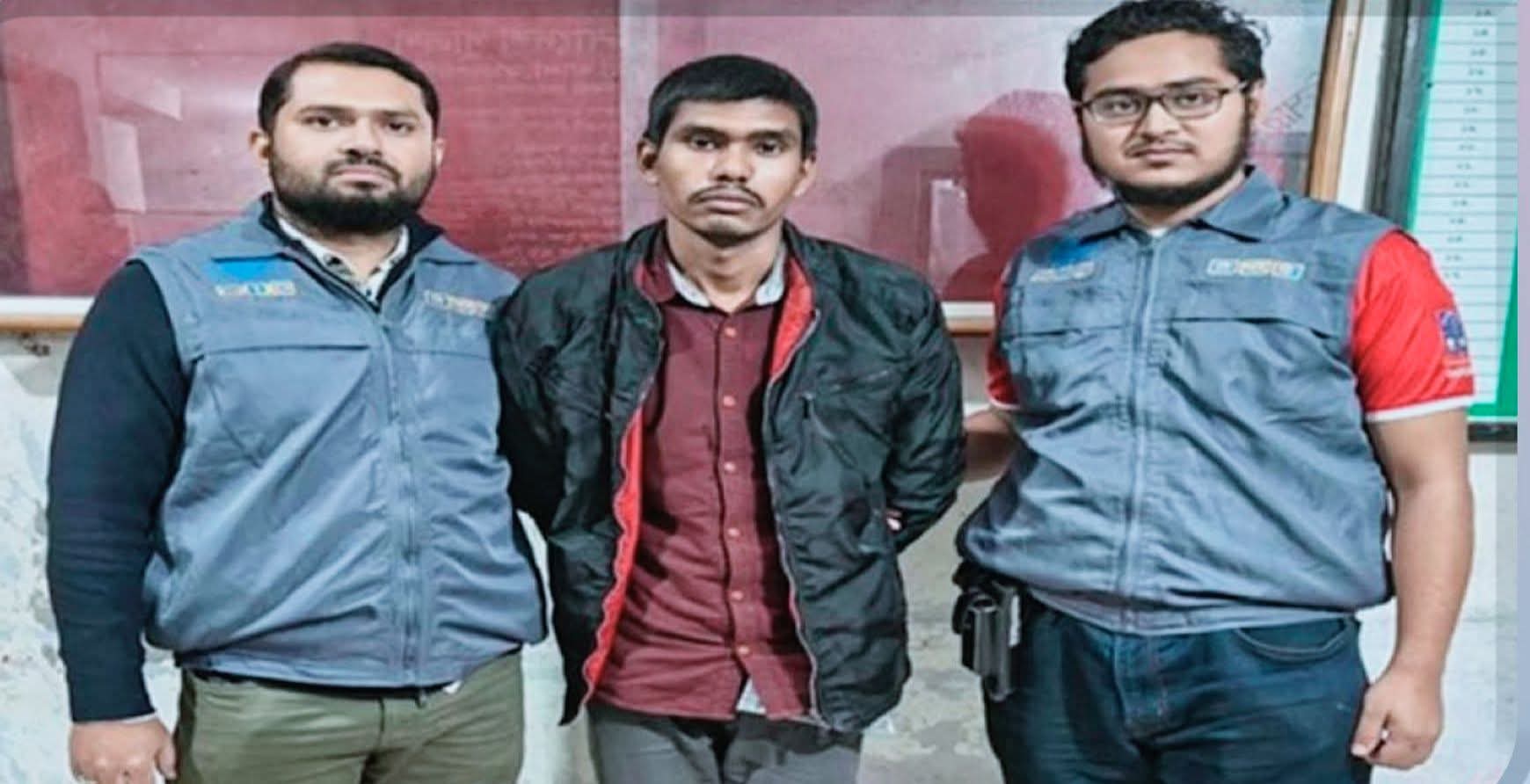 স্বরাষ্ট্র উপদেষ্টা পরিচয়ে ডিসিকে বিভ্রান্তিকর তথ্য প্রদান, বাঘার প্রতারক শামিম গ্রেপ্তার