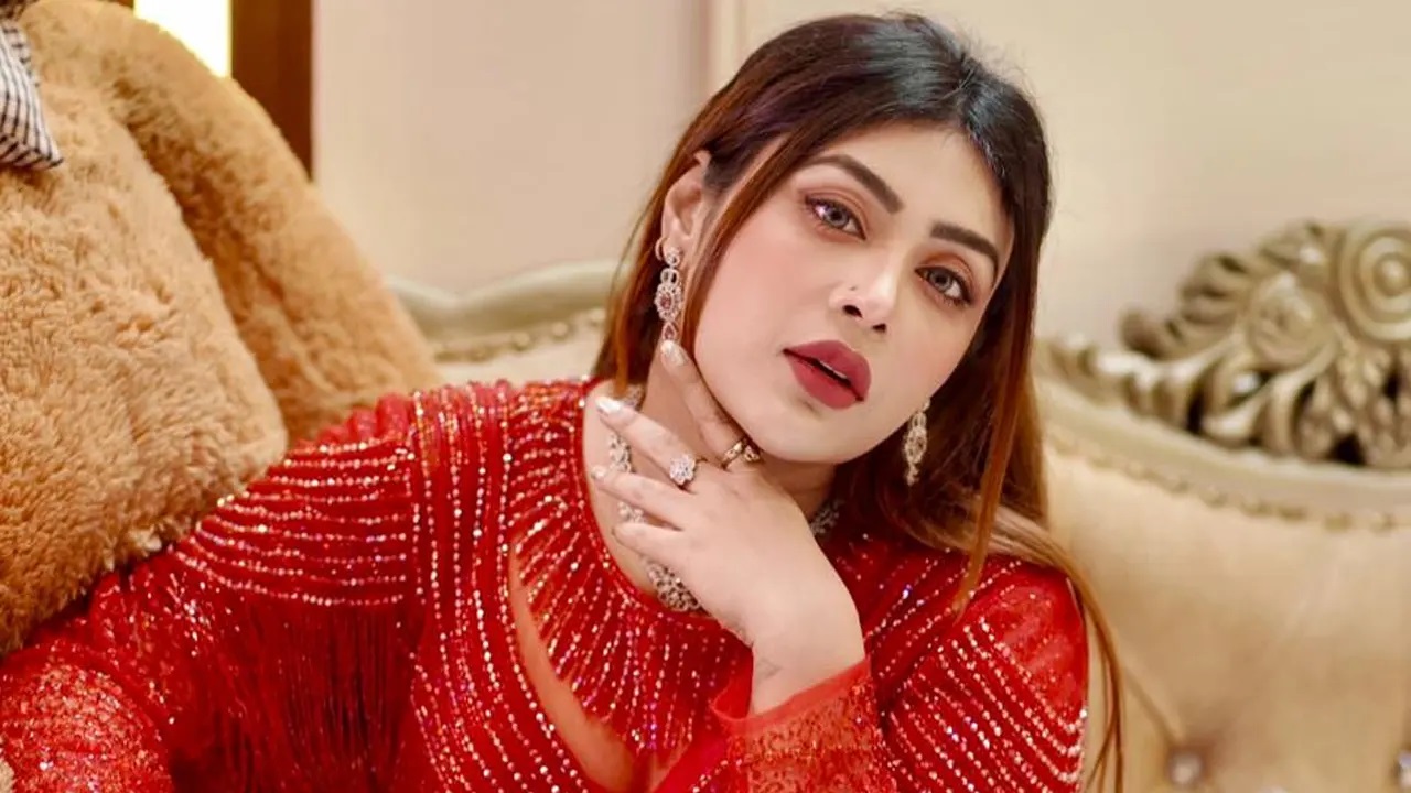 শাকিব খানের সঙ্গে সম্পর্ক নিয়ে কিছুই বলব না