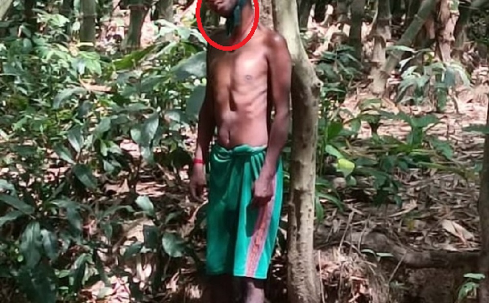 লুঙ্গী ছিঁড়ে গলায় ফাঁস দিয়ে আদিবাসী যুবকের মৃত্যু