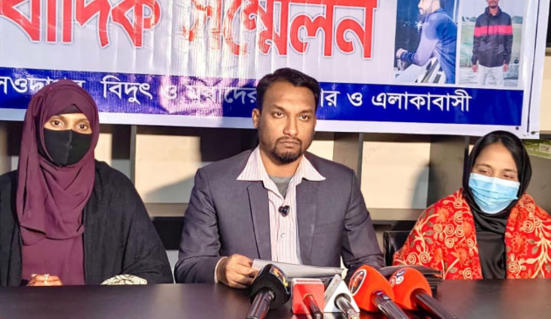 রাজশাহীতে ডাকাতি মামলায় ফাঁসানোর অভিযোগ ভুক্তভোগী পরিবারের।