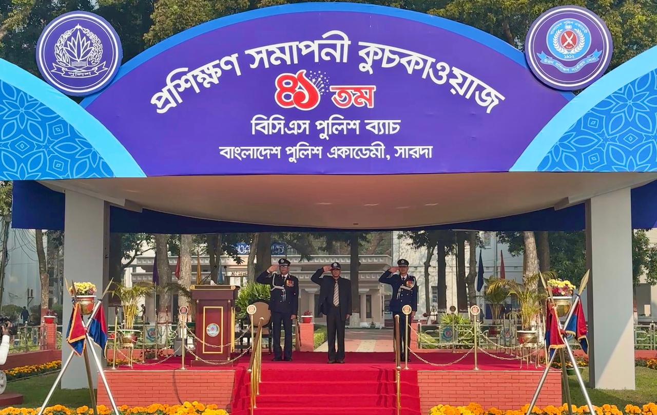 পুলিশ কোনো রাজনৈতিক দলের রক্ষক নয়,রাজশাহীতে স্বরাষ্ট্র উপদেষ্টা
