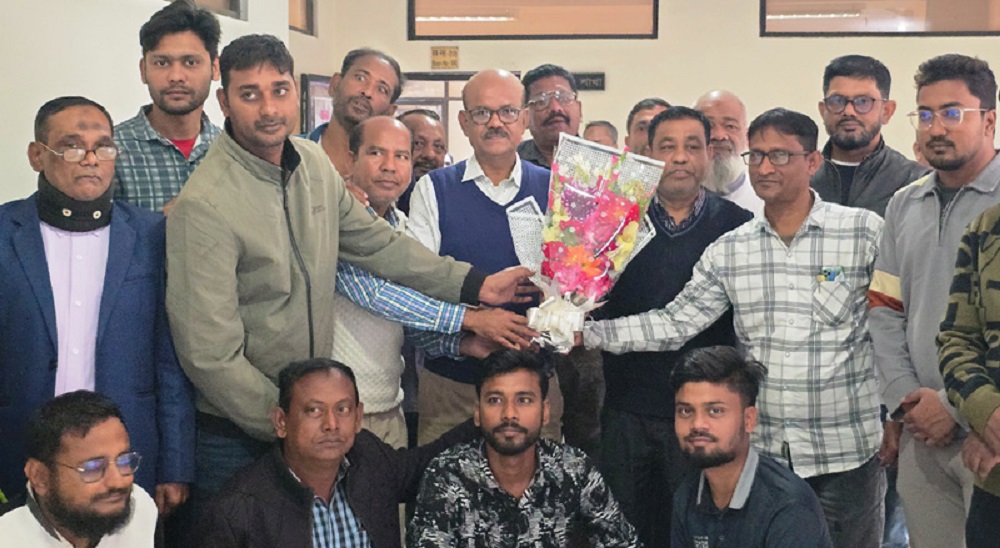 রাসিক কর্মচারী ইউনিয়নের নবনির্বাচিত কার্যনির্বাহী কমিটির সংবর্ধনা প্রদান
