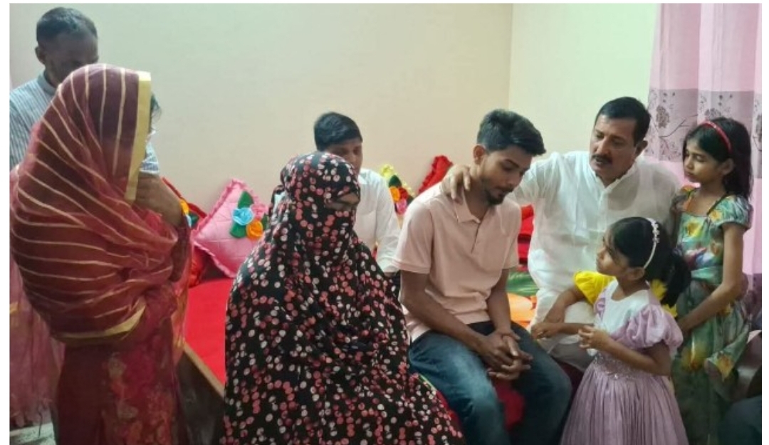 রাজশাহীতে বিএনপি নেতার মৃত্যু, পরিবারের পাশে ভূমিমন্ত্রী মিনু