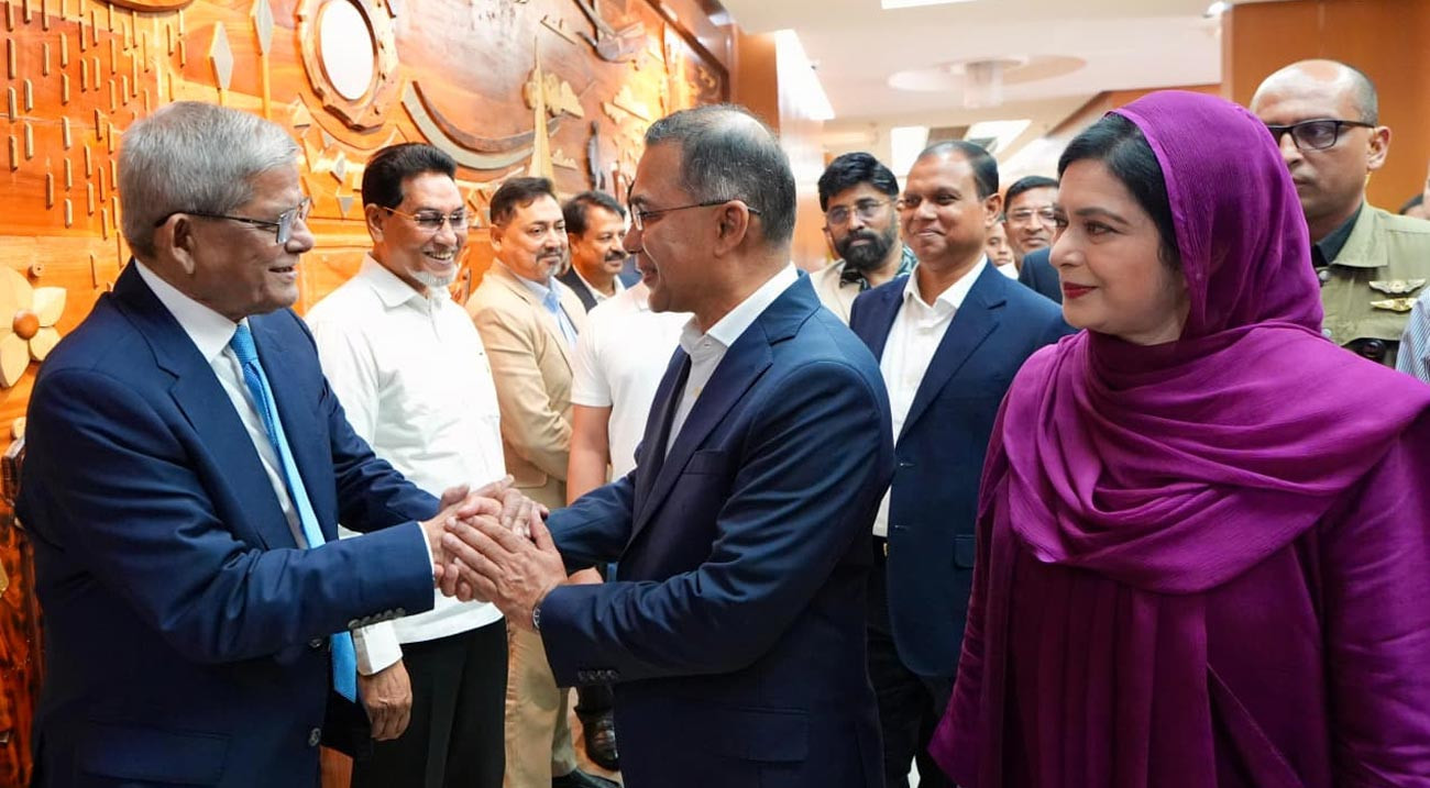 প্রধানমন্ত্রীর প্রথম বিদেশ সফরে সঙ্গী হয়েছেন যারা