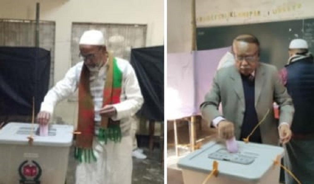 নওগাঁ-১ দুই হেভিওয়েট প্রার্থীর ভোট প্রদান