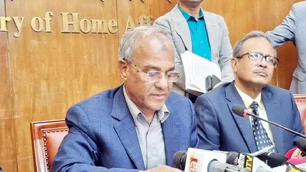 প্রথম আলো-ডেইলি স্টার সম্পাদকসহ ২০ জনকে দেওয়া হয়েছে গানম্যান