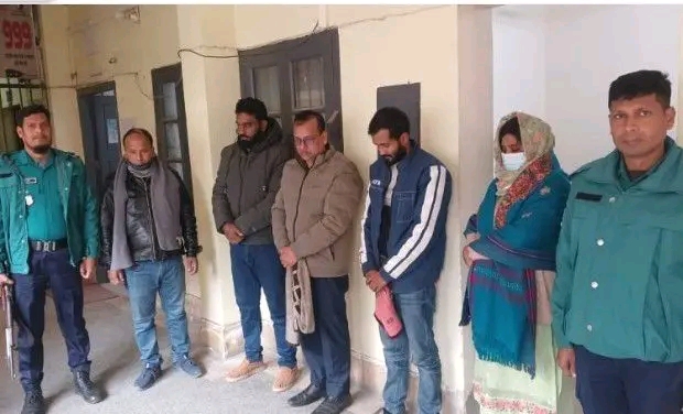 রাজশাহীতে প্রাথমিক শিক্ষক নিয়োগ পরীক্ষায় প্রশ্ন ফাঁসের আশ্বাসে প্রতারণা, গ্রেপ্তার ৬