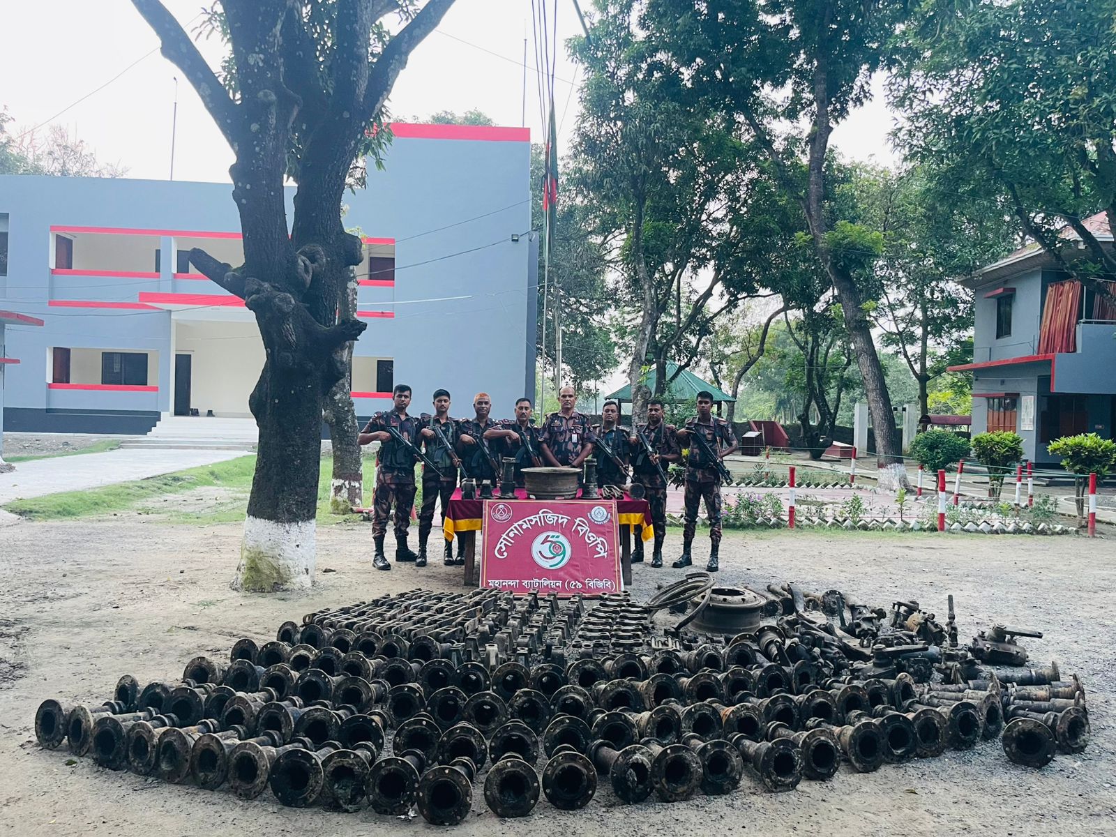 চাঁপাইনবাবগঞ্জ সীমান্তে বিজিবির অভিযানে ২০৭ পিস ভারতীয় যানবাহনের যন্ত্রাংশ জব্দ