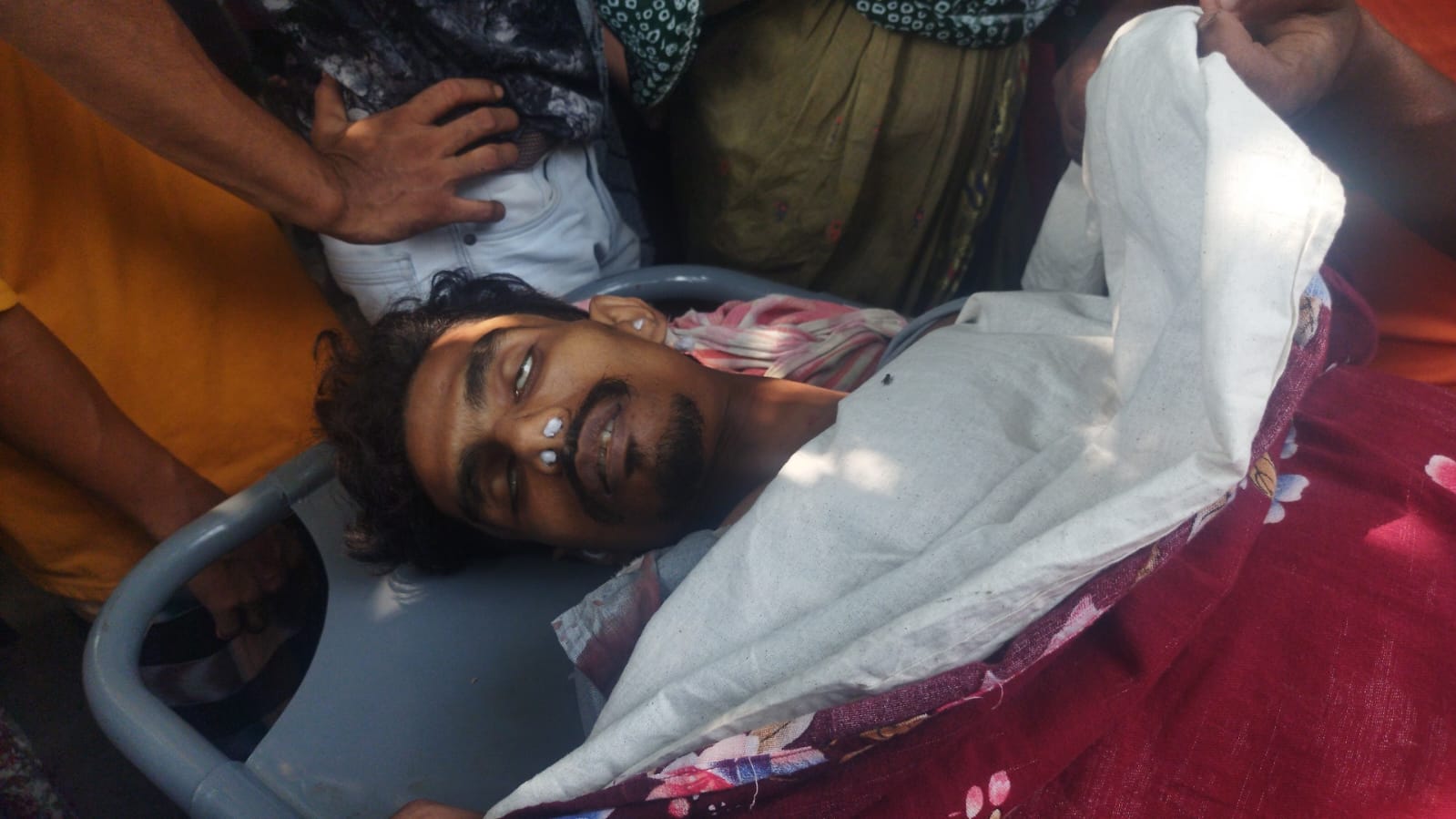 চাঁপাইনবাবগঞ্জ শহরে মাদকসংক্রান্ত জেরে বন্ধুর ছুরিকাঘাতে বন্ধু নিহত
