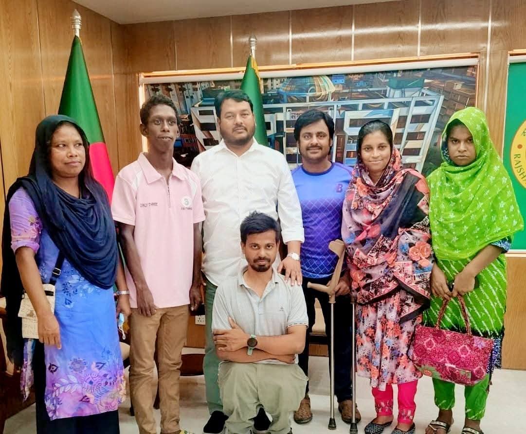 রাসিক প্রশাসকের সঙ্গে প্রতিবন্ধী সংগঠনের সৌজন্য সাক্ষাৎ