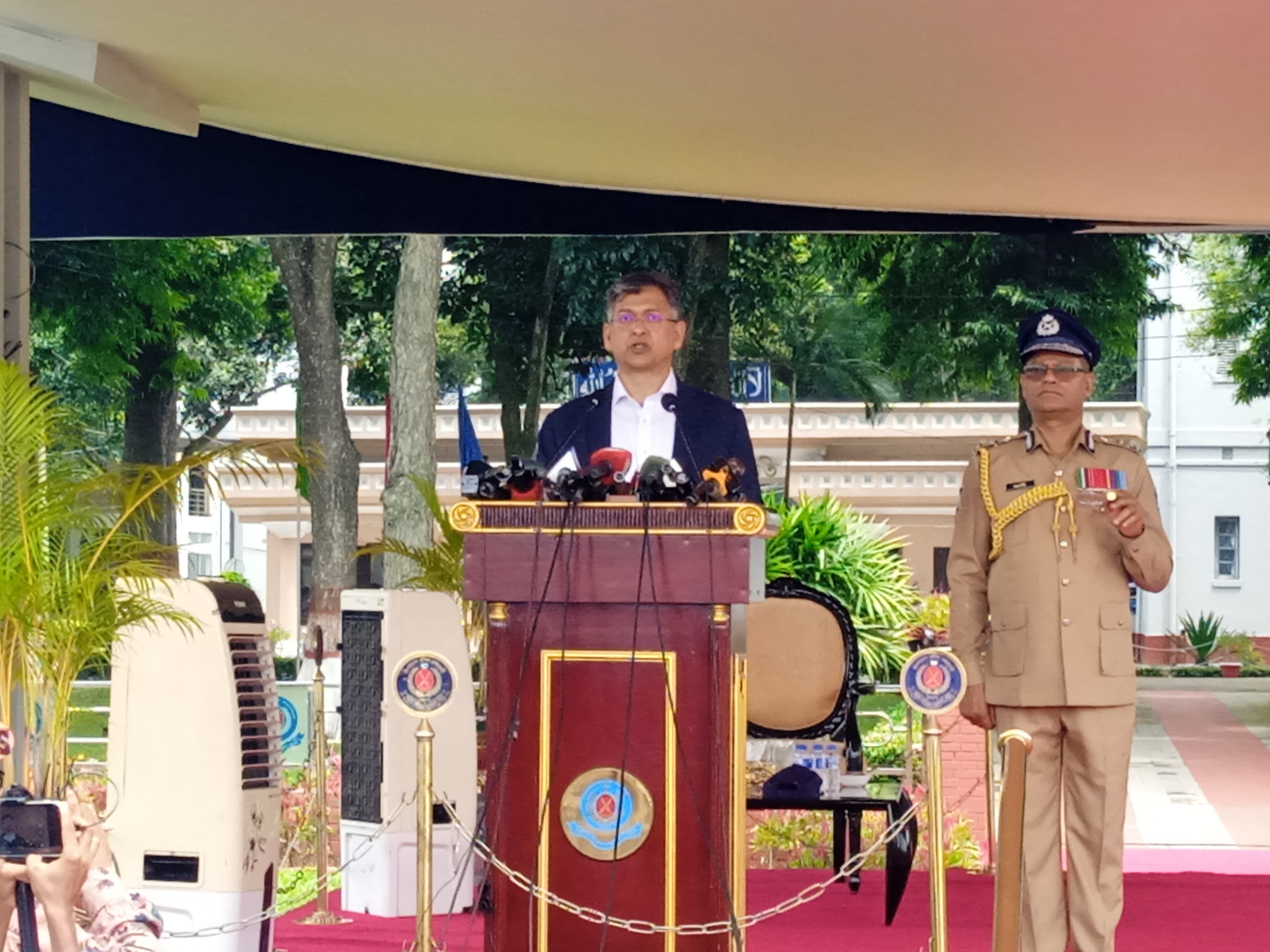 পুলিশ কোনো ব্যক্তি, দল বা গোষ্ঠীর বাহিনী নয়; পুলিশ রাষ্ট্রের এবং জনগণের