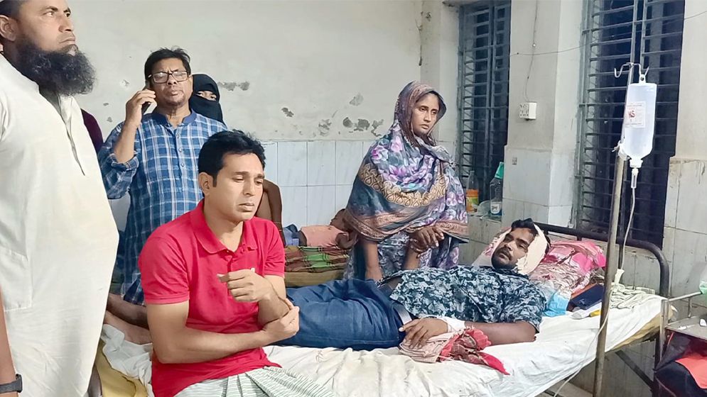 চাটমোহরে বিএনপির দুই পক্ষের সংঘর্ষ, আহত ৮