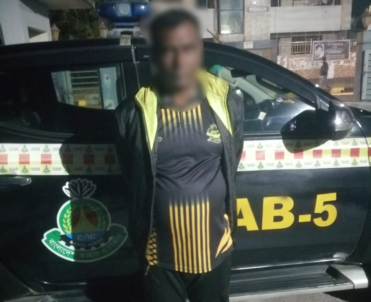 রাজশাহীতে র‍্যাবের অভিযানে ৪০০ পিস ইয়াবাসহ আটক ১