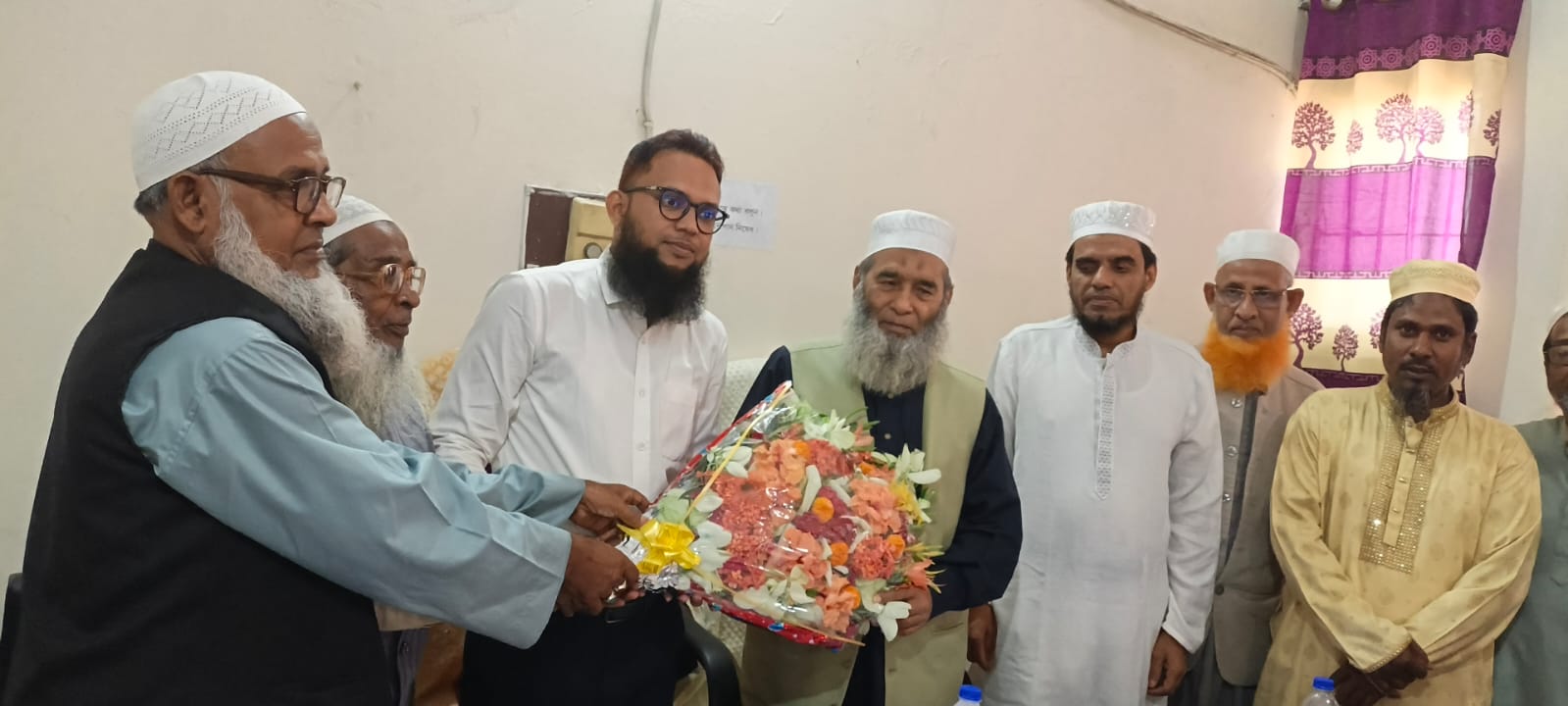 তানোরে সাব রেজিস্ট্রি অফিস পরিদর্শন করলেন এমপি মুজিবুর রহমান