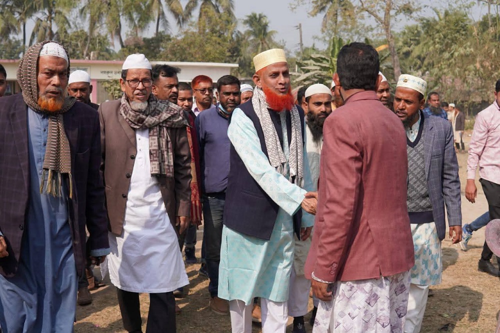 উৎসবমুখর পরিবেশে বাগমারার আউচপাড়া ইউনিয়নে ডা. আব্দুল বারীর নির্বাচনী গণসংযোগ