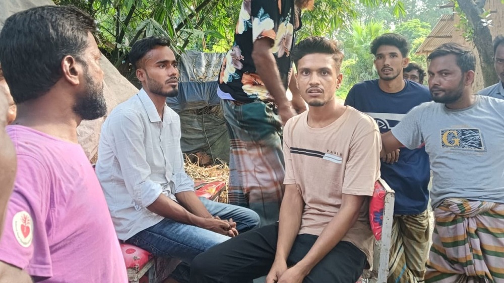 নওগাঁয় মিছিলের চেষ্টাকালে নিষিদ্ধ ছাত্রলীগ ও আ.লীগের ১১ নেতাকর্মী আটক