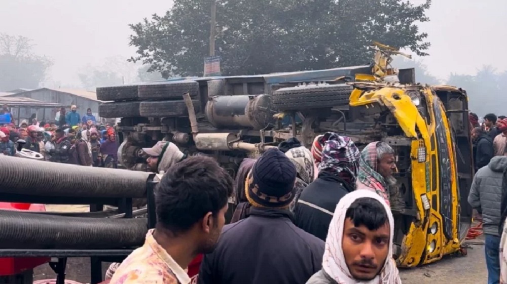 এক ট্রাক, পাঁচ মৃত্যু, অসংখ্য কান্না-ঝলমলিয়া বাজারে থামছে না শোক