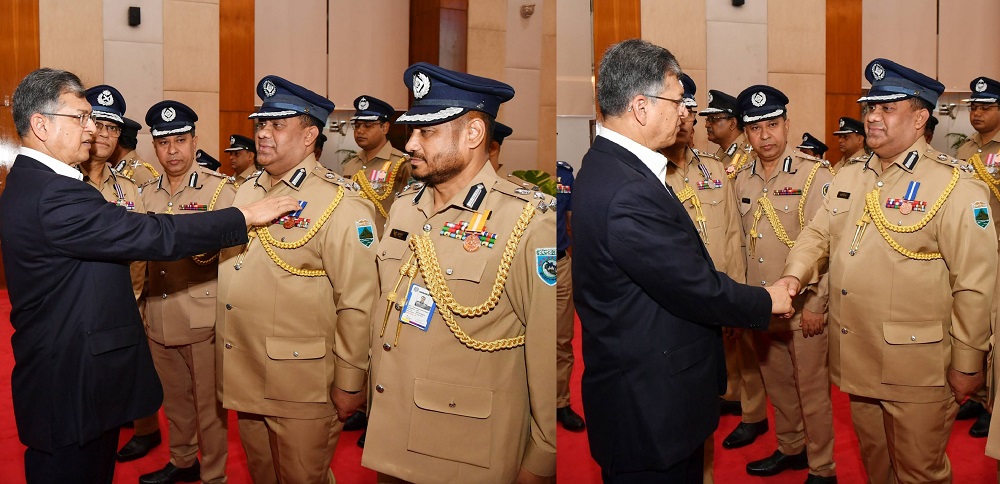 বীরত্ব ও পেশাগত দক্ষতার স্বীকৃতি: রাষ্ট্রপতির পুলিশ পদক পেলেন রাজশাহী রেঞ্জের ডিআইজি
