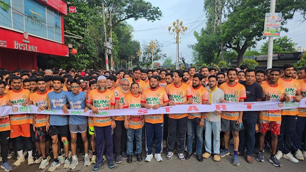 সিল্ক সিটির ঐতিহ্য পুনরুদ্ধার ও সুস্থতার আহ্বানে রাজশাহীতে ম্যারাথন অনুষ্ঠিত