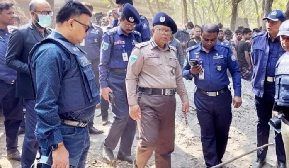 চাঁপাইনবাবগঞ্জে ককটেল বিস্ফোরণে নিহত ২